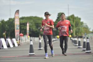 BIB: 0232, 0233
                            <button type="button" onclick="openModal(4951081)" class="btn btn-primary btn-sm float-right btn-popup" data-toggle="modal" data-target=".modal-high-quality">
                        <i class="fas fa-shopping-cart"></i> Add to Cart
                    </button>
                                            <button type="button" onclick="isThisMe(4951081, true)" class="btn btn-success btn-sm float-right btn-popup btn-isme hidden" data-toggle="tooltip" data-placement="bottom" title="นี่คือรูปของคุณใช่ไหม คลิกที่นี่เพื่อเอาเข้าอัลบั้ม">
                        <i class="fas fa-plus"></i> Add to album
                    </button>
                    <button type="button" onclick="isThisMe(4951081, false)" class="btn btn-warning btn-sm float-right btn-popup btn-isnotme hidden">
                        <i class="fas fa-ban"></i> Remove from album
                    </button>